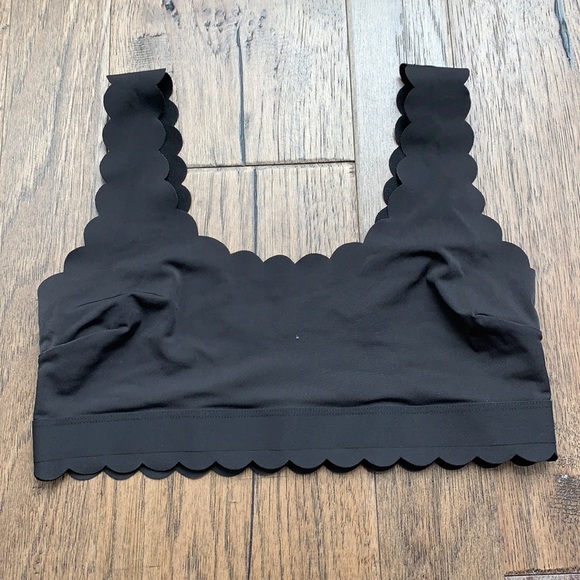 H&M Other - 4/$15 Black scalloped bikini top